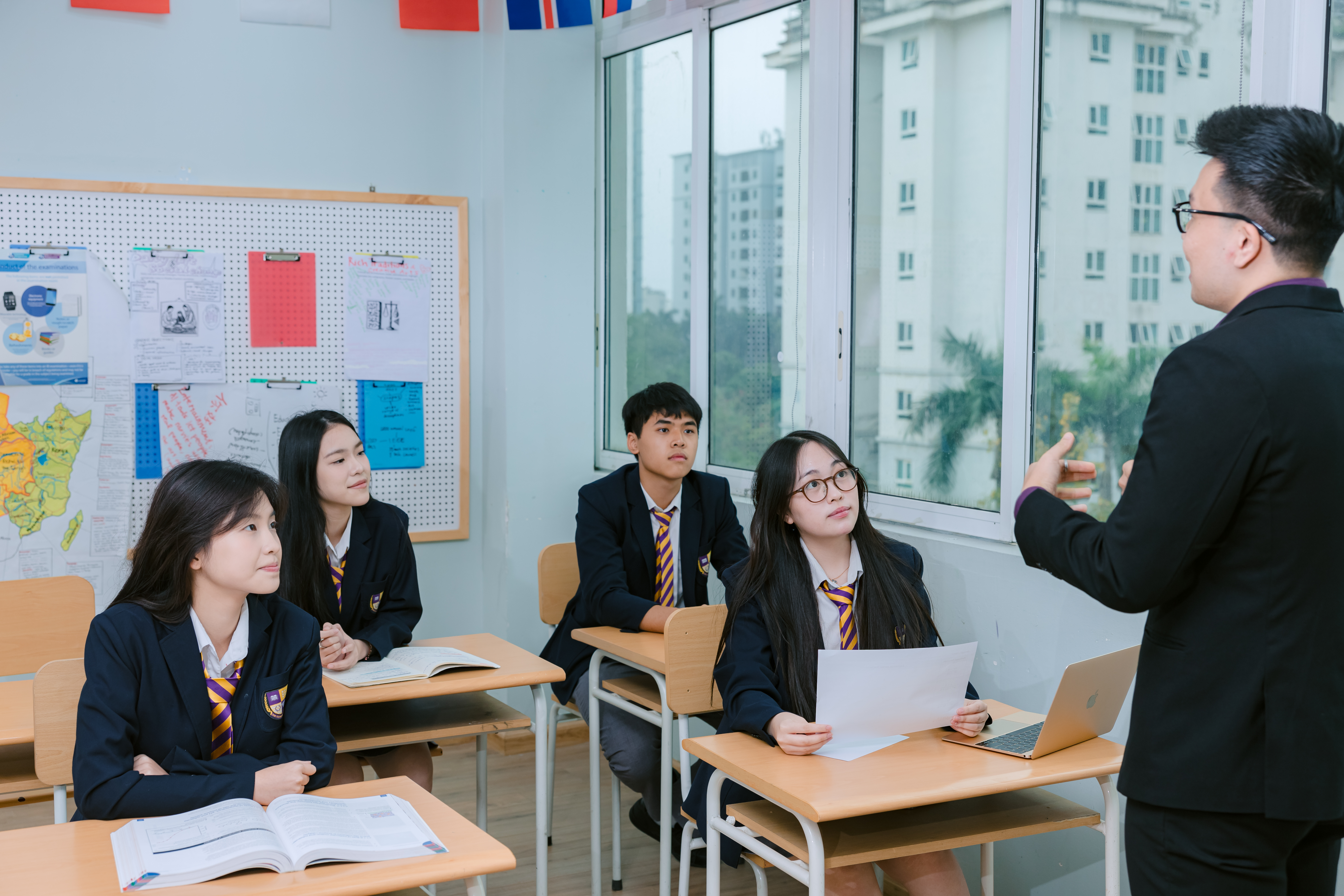 cấu tr&uacute;c chương tr&igrave;nh IB