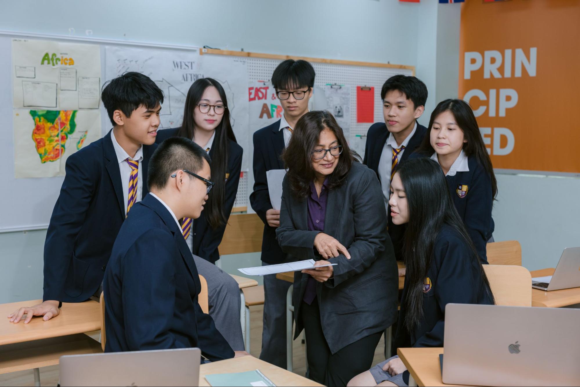 Bằng t&uacute; t&agrave;i quốc tế IB c&oacute; lợi thế g&igrave; khi đi du học