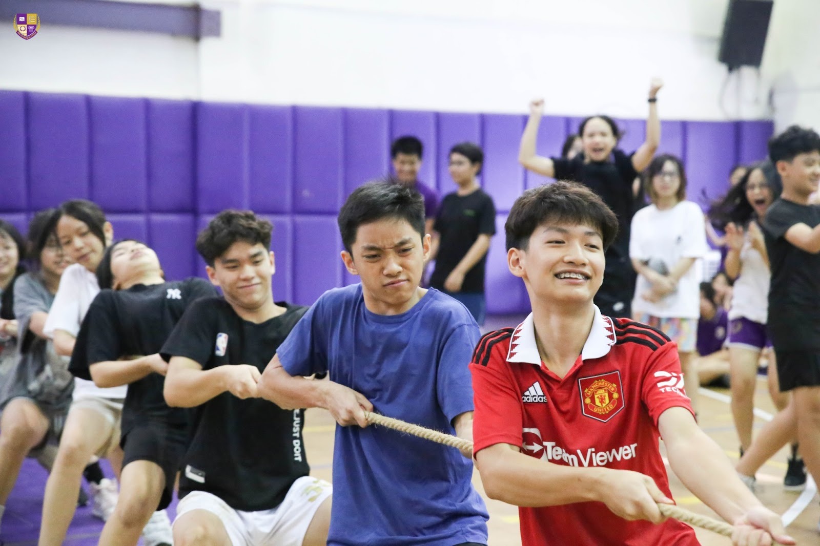 tri-thong-minh-the-chat-01