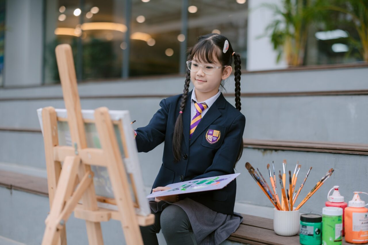 dau-hieu-nhan-biet-tre-co-nang-khieu-bam-sinh-01