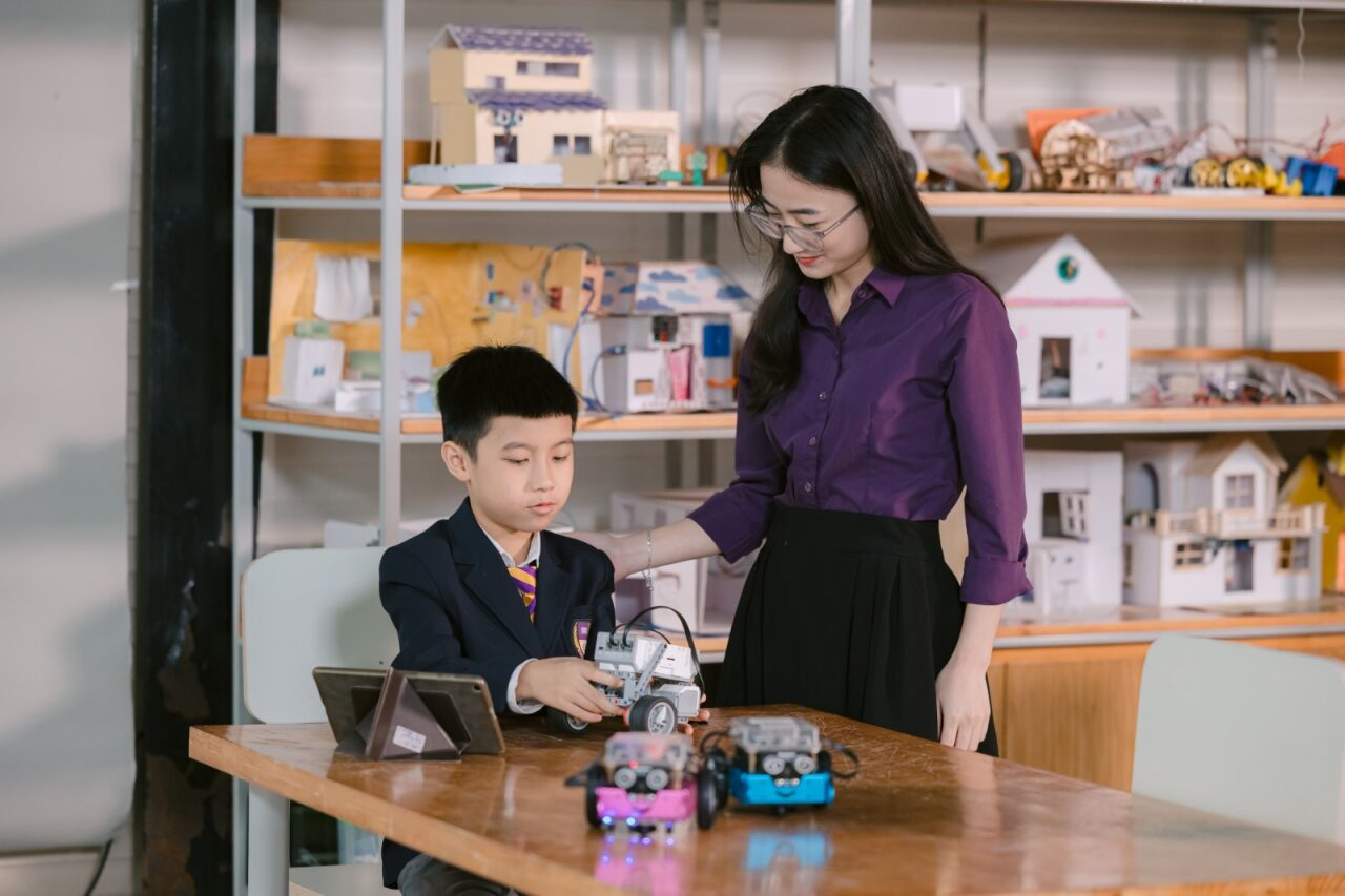 phuong-phap-day-tre-kem-tap-trung-02