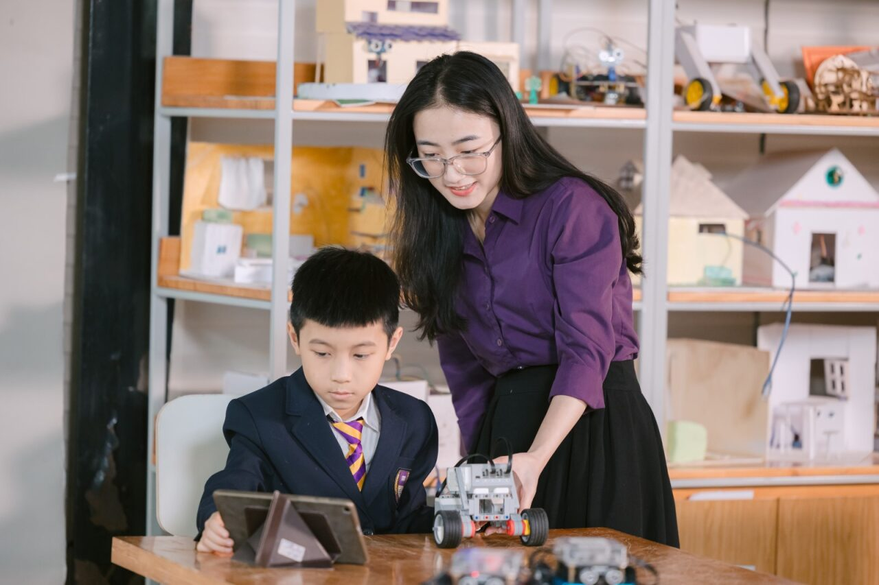 nen-cho-con-hoc-truong-tieu-hoc-cong-hay-tu-02