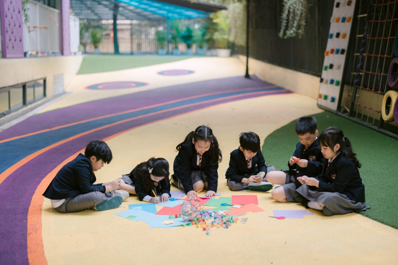 co-nen-cho-con-hoc-truong-song-ngu-02