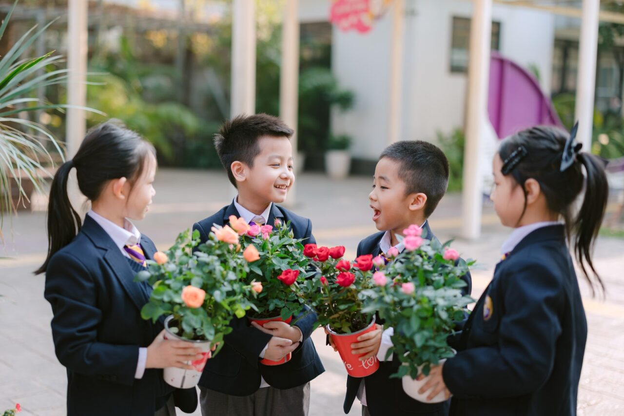 nen-cho-con-hoc-truong-tieu-hoc-cong-hay-tu-04