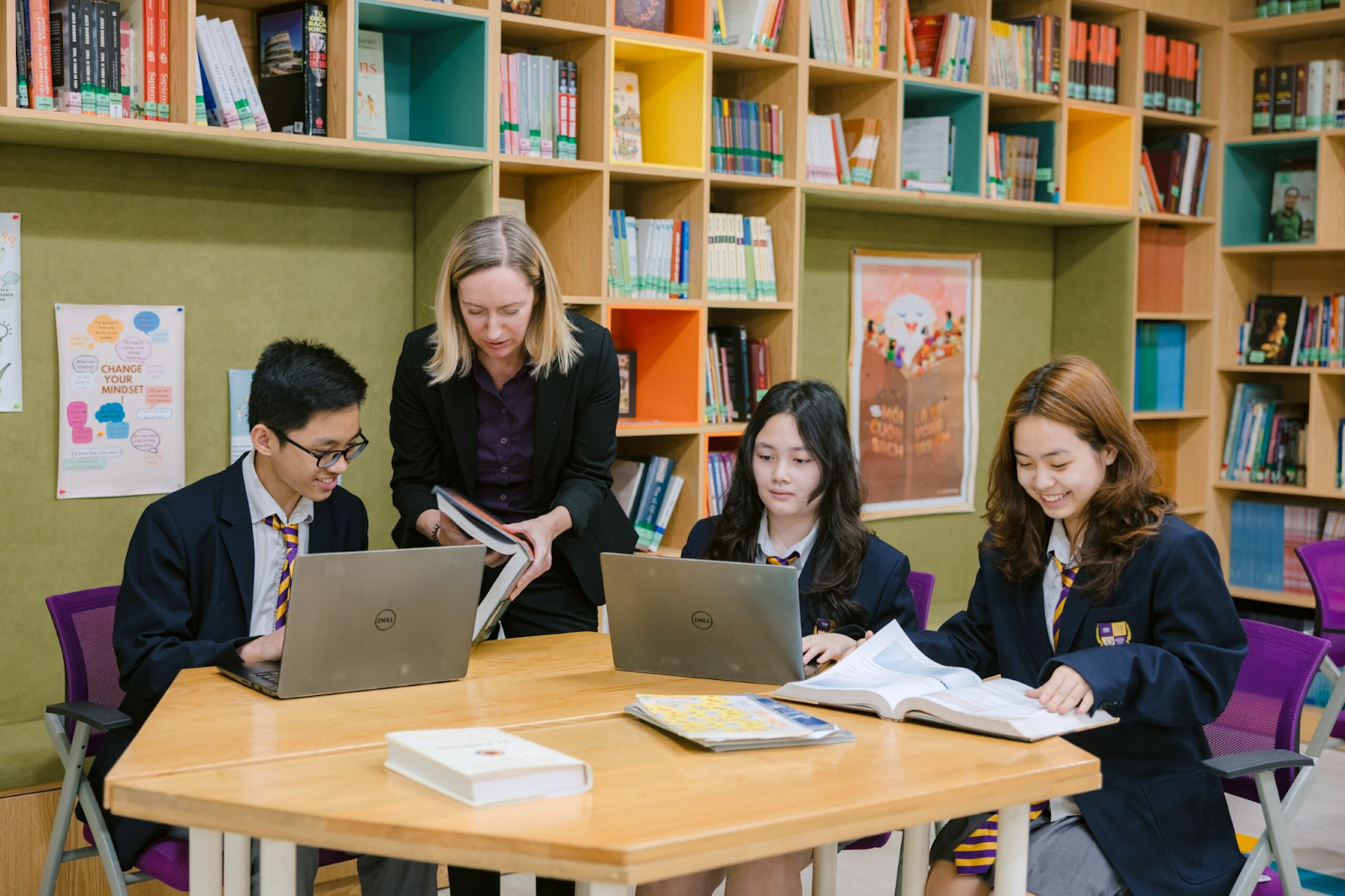 hoc-phi-truong-olympia-04