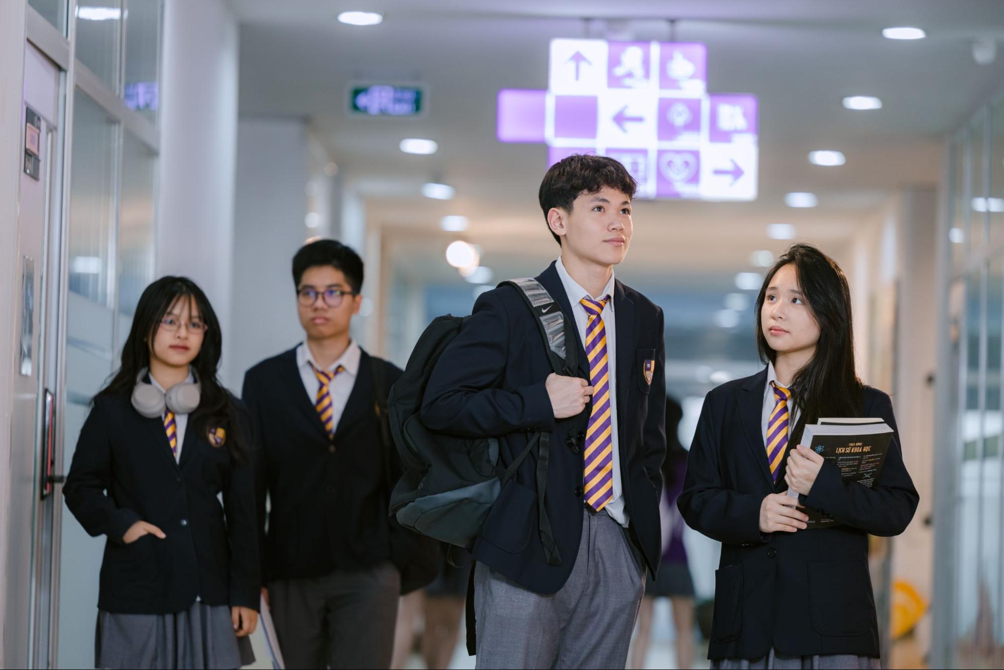 Học sinh song ngữ c&oacute; lợi thế g&igrave; khi apply đại học quốc tế?